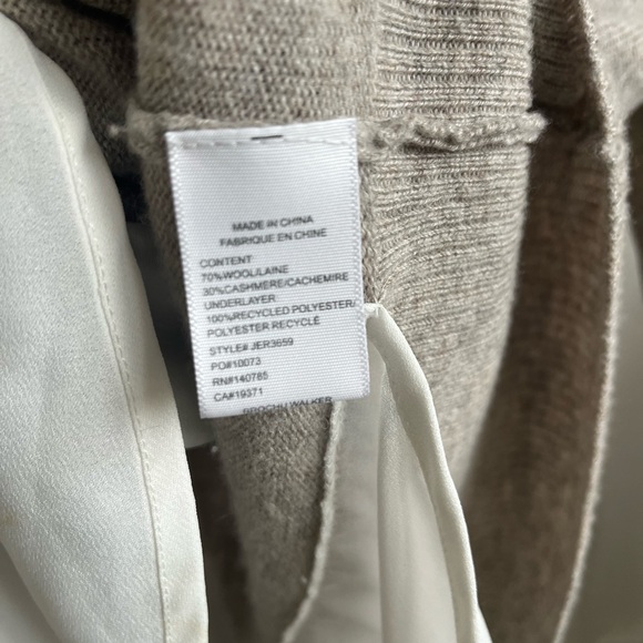 Brochu Walker cashmer blend V-Neck Sweater with White Shirt Combo xs excellent - Picture 6 of 8